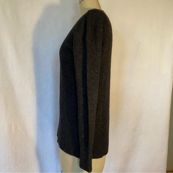Pure Cashmere Babaton by Aritzia crewneck dark blue sweater XS/S - Picture 3 of 6